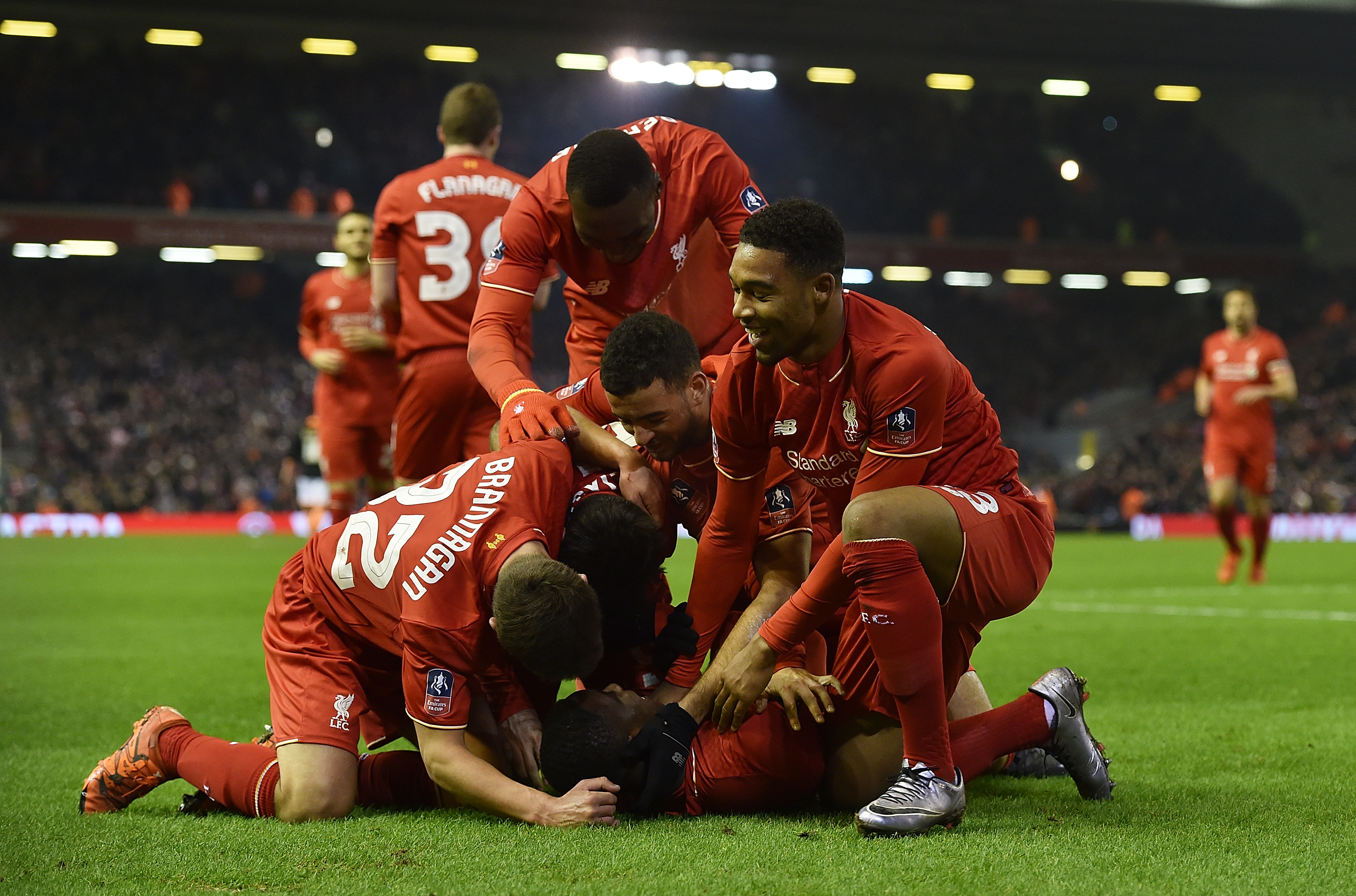 16岁344天！小将基亚拉是拜仁队史第二年轻德甲出场的球员（16岁344天，基亚拉成拜仁队史德甲出场第二年轻球员）