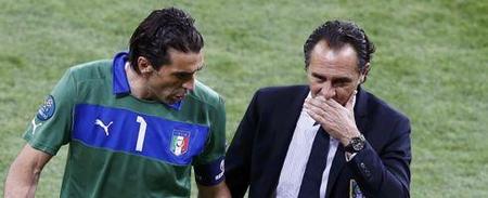 铁卫主场首球比肩C罗，曼联1-1西汉姆联，反超利物浦升英超第八（铁卫主场处子球媲美C罗，曼联1-1西汉姆，力压利物浦升至英超第八）