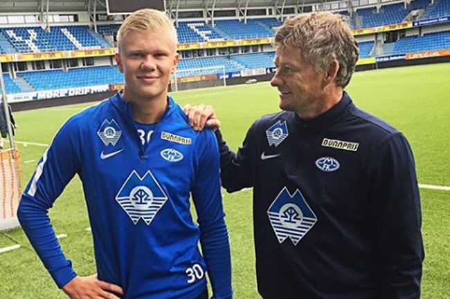 反对家暴，克雷莫内塞球衣背后印的是与球员关系密切女性名字（克雷莫内塞倡议反家暴：球衣背后印与球员关系密切的女性姓名）