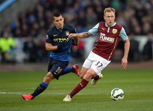 比肩传奇！SGA近100场得分&抢断等数据仅次于同区间乔丹（逼近传奇！SGA近百场得分、抢断等表现仅逊同期乔丹）