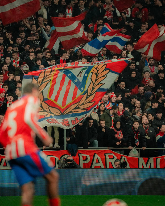 狼队一胜难求，曼联客场不佳！海外情报：狼队0-1曼联（狼队难觅胜绩，曼联客场低迷：海外情报称狼队0-1不敌曼联）