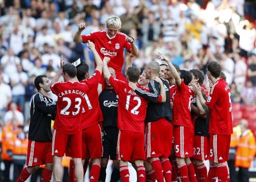 博主：弥漫些许离别味道，个别国安球员已从基地搬走私人物品（博主称国安队离别气息渐浓，部分球员已从基地清走私人物品）