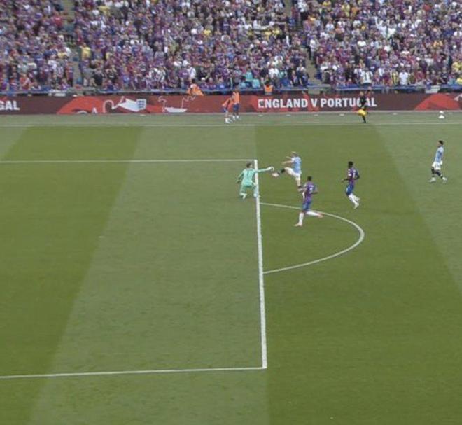 记者：B费受伤之后，梅努不会在冬窗离开曼联（记者称因B费伤缺，曼联今冬不会放走梅努）